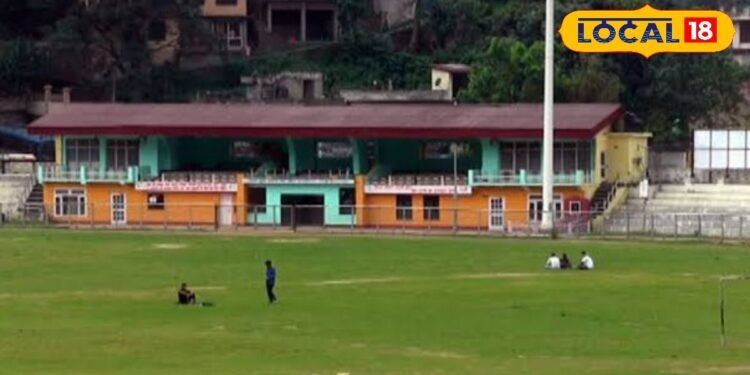 नेशनल प्रतियोगिता में सारण के आनंद को मिला ब्रॉन्ज मेडल, छपरा जंक्शन पर लोगों ने फूल माला पहनाकर किया स्वागत