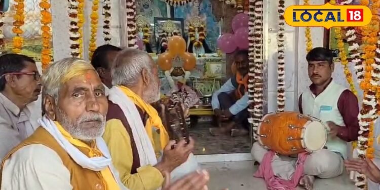 राधारानी के ननिहाल में छाया होली का खुमार, भक्ति में डूबे भक्त!