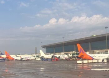 Lucknow Airport: आया फ्लाइट ऑपरेशन का नया शेड्यूल, कल से 6 घंटे के लिए रनवे रहेगा बंद, जानें क्‍या है पूरा प्‍लान