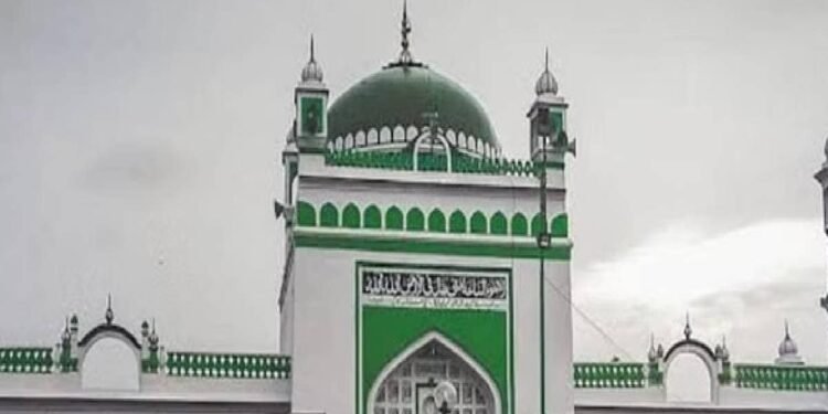 संभल में होली से पहले बढ़ी टेंशन! जामा मस्जिद के सदर ने घोषित जुमे की नमाज के टाइम को मानने से किया इनकार – tension increase before hole in sambhal Jama masjid sadar refused to accept district administration declared jume namaz timing check details