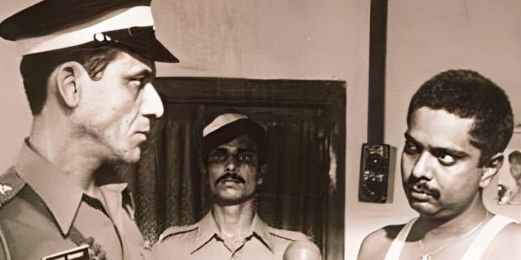 शॉर्ट स्टोरी पर बनी वो कालजयी फिल्म, पुलिसवाले के रोल में छा गया था स्टार, नसीरुद्दीन बोले- ‘एक्टर से बढ़कर…’