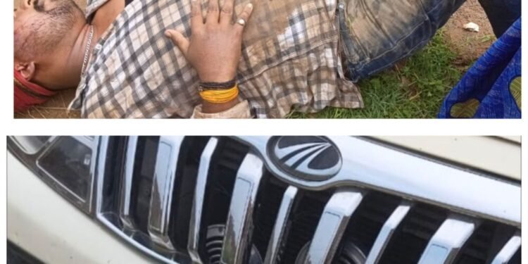 सोनभद्र खान अधिकारी की गाड़ी ने मारी जोरदार टक्टर एक व्यक्ति हुआ गम्भीर रुप से घायल।