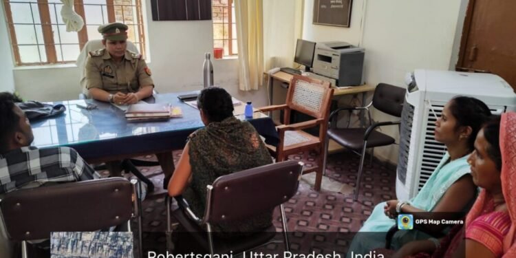 महिला थाना रॉबर्ट्सगंज पर परामर्श केन्द्र का हुआ आयोजन 07 वैवाहिक जोड़ों की हुई काउंसलिंग।