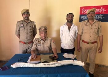 रामपुर बरकोनिया पुलिस ने विजयगढ़ किला पर स्थित मीरान शाह बाबा की मजार के मुजावर पुजारी की हुई हत्या का किया खुलासा।