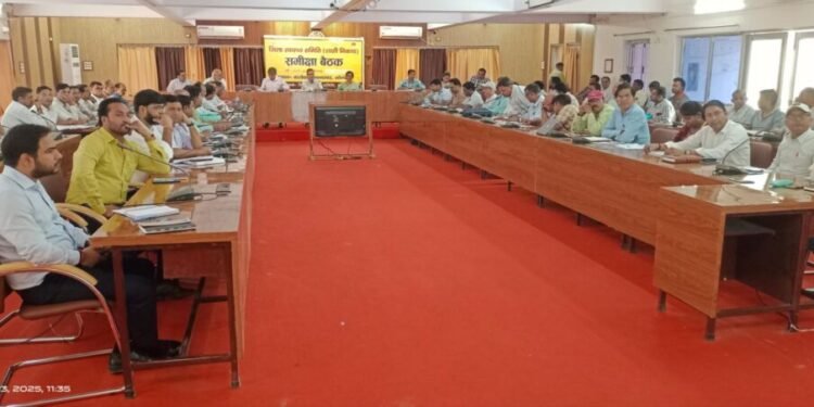 जिला स्वास्थ्य समिति शासी निकाय की बैठक सम्पन्न।