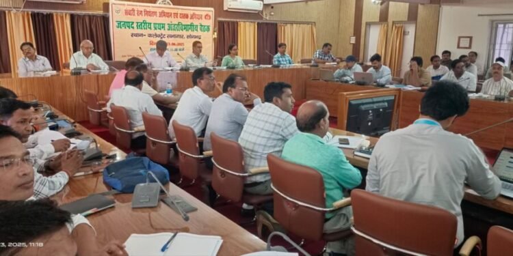 विशेष संचारी रोग नियंत्रण अभियान एवं दस्तक अभियान के द्वितीय चरण के सफल संचालन हेतु प्रथम अर्न्ततिभागीय बैठक सम्पन्न।