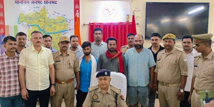 गोली मारकर हत्या करने वाले तीन अभियुक्त को किया गया गिरफ्तार।