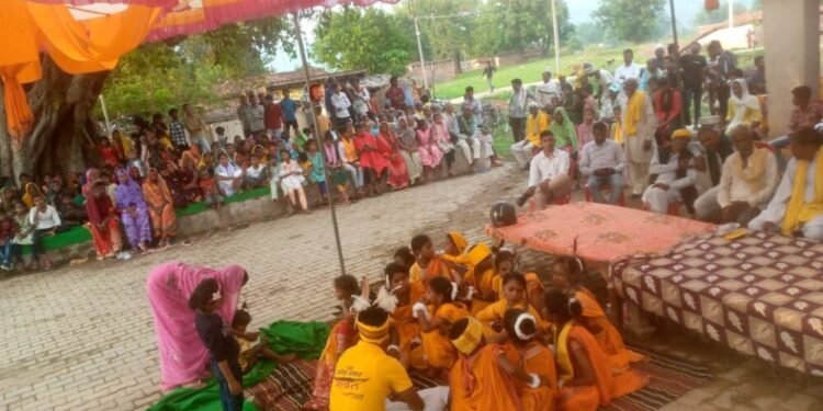 आदिवासियों ने की वीरांगना महारानी दुर्गावती की गोंगो पूजा।