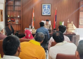 पुलिस अधीक्षक, द्वारा प्रतिदिन की भांति जनता एव फरियादियों की सुनी गई समस्याएं।