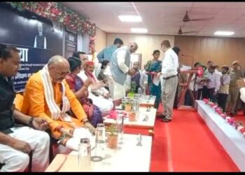 नव्या योजना की विकास भवन में रिमोट दबाकर शुरुआत की गई।