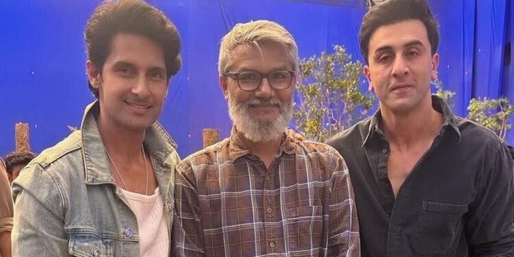 ‘धैर्य धनी है महागुणी है…’, रवि दुबे ने Ramayana के सेट से शेयर की तस्वीर, साथ में दिखे रणबीर कपूर-नितेश तिवारी