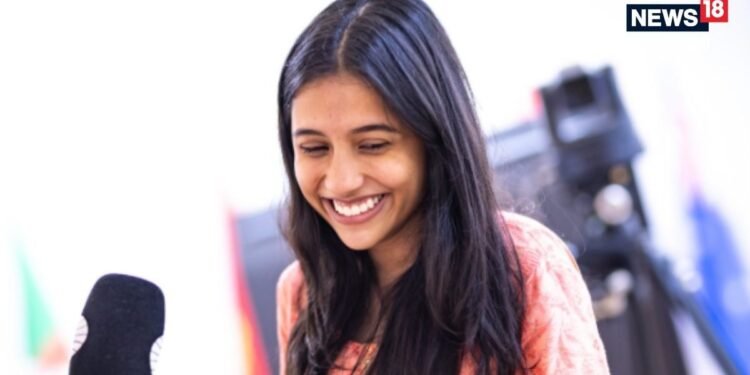 सबसे युवा महिला वर्ल्ड चेस चैंपियन बनने पर दिव्या देशमुख को मिले 43 लाख, कोनेरू हम्पी भी मालामाल