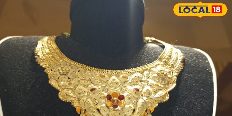 Varanasi Lucknow meerut Bullion Market 23 august 24 carat gold rate hike 1570 rupee and silver rate up 2000 rupee – Uttar Pradesh News-सोने की तेज हुई चमक, चांदी भी मजबूत, आज UP में कितना चढ़ गया 10 ग्राम गोल्ड का भाव