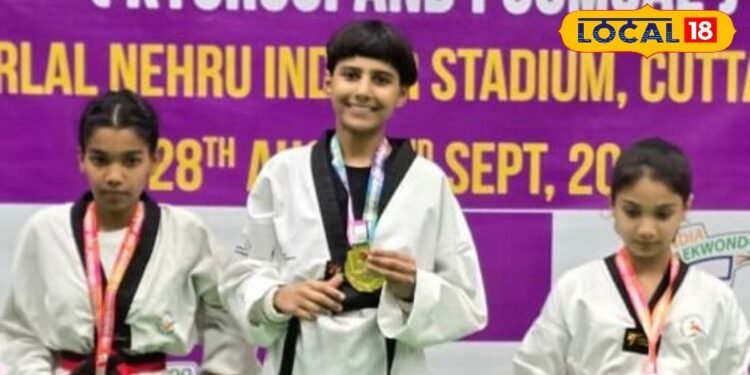 Odisha Taekwondo Championship: 7वीं क्लास की छात्रा हरशिता यादव ने मचाया धमाल, ताइक्वांडो में जीता गोल्ड!