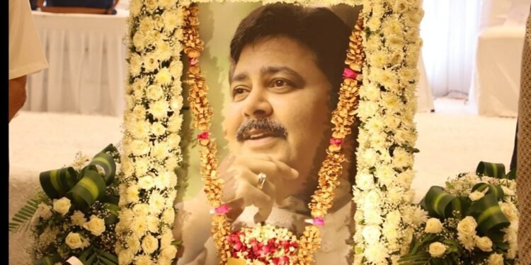 सतीश शाह की प्रार्थना सभा में सितारों ने दी श्रद्धांजलि, मधु भावुक