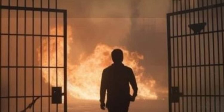 OTT पर 300 करोड़ी फिल्म की दबंगई, दस्तक देते ही बन गई नंबर 1, 54 साल के हीरो ने किया धुआंधार एक्शन