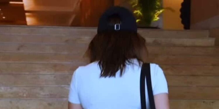 ACTRESS: ‘करियर’ के लिए शादी के मंडप से भागी हसीना, बनी PCS अधिकारी, जादुई रहा अनुभव बदल गई जिंदगी, पहचाना कौन?