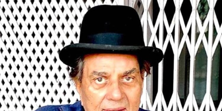 Dharmendra News Updates Live: धर्मेंद्र की हालत गंभीर, हेमा मालिनी का अफवाहों पर फूटा गुस्सा, बोलीं- बेहद अपमानजनक
