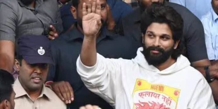 अल्लू अर्जुन और उनकी सिक्योरिटी टीम के खिलाफ चार्जशीट दायर, ‘पुष्पा 2’ भगदड़ मामले में 23 लोग बने आरोपी, जानें