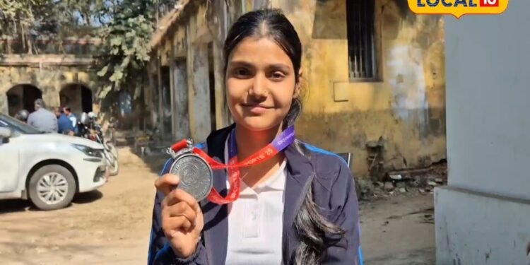 हजारीबाग की बेटी सोनम कुमारी ने बढ़ाया जिले का मान, डीएवी नेशनल बॉक्सिंग टूर्नामेंट में जीता सिल्वर मेडल