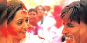 अमिताभ बच्चन ने थामा हेमा मालिनी का हाथ, गालों पर मला गुलाल, सदाबहार हो गया होली गीत