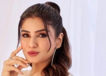 करिश्मा कपूर के साथ ‘कोल्ड वॉर’ पर रवीना टंडन का बेबाक बयान- ‘अपनी दुनिया में खुश हूं’