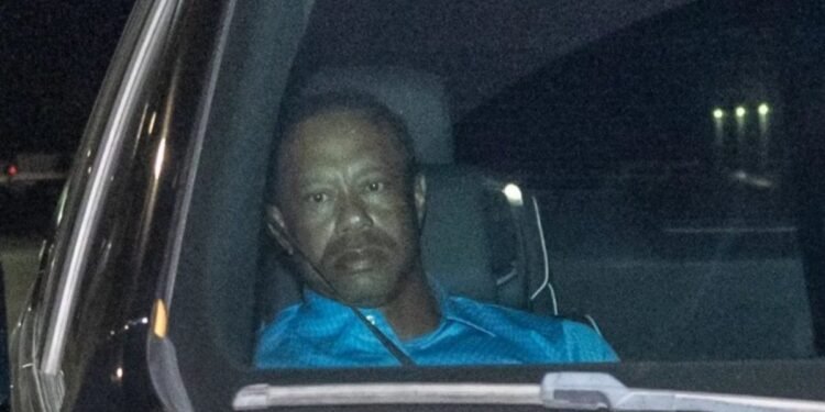 8 घंटे जेल में बिताने के बाद रिहा हुए टाइगर वुड्स…नशे में गाड़ी ठोकने के बाद खानी पड़ी जेल की हवा, आधी रात को ट्रक से टकराई कार