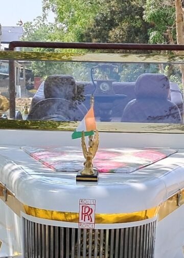 इस शख्स ने कबाड़ से बना दी रोल्स-रॉयल्स’, आजमगढ़ की सड़कों पर काट रही बवाल, आप भी देखें लुक