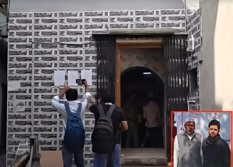 जज के पिता की हत्या करने वाले हिस्ट्रीशीटर पर बड़ी कार्रवाई, मुरादाबाद में 50 हजारी जफर के घर की कुर्की, पुलिस उठा ले गई सारा सामान