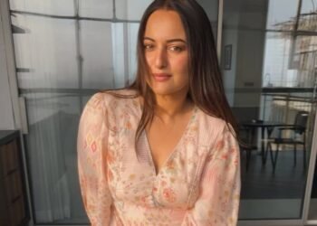 Bollywood Latest News Live: सोनाक्षी सिन्हा की प्रेग्नेंसी की अटकलों पर मां पूनम का आया बयान, 1000 करोड़ी क्लब में ‘धुरंधर 2’ की एंट्री