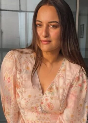 Bollywood Latest News Live: सोनाक्षी सिन्हा की प्रेग्नेंसी की अटकलों पर मां पूनम का आया बयान, 1000 करोड़ी क्लब में ‘धुरंधर 2’ की एंट्री