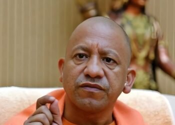 UP में नई न्यूनतम मजदूरी की दरें लागू, राज्यपाल ने लगाई मुहर, जानिए आपके जिले में कितना मिलेगा अब?