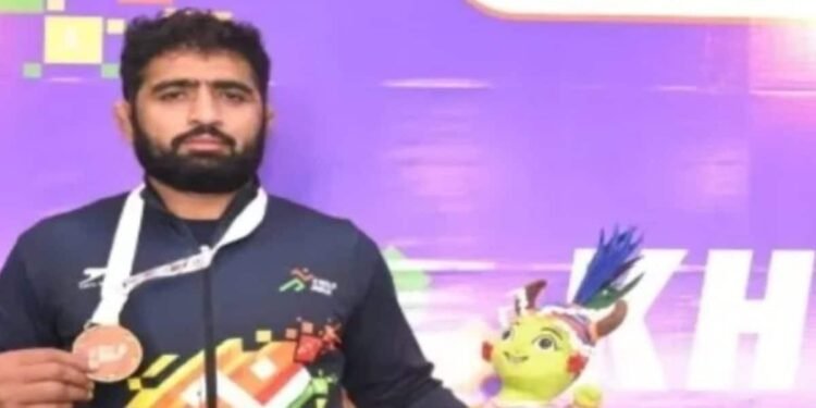 कौन हैं हमाम हुसैन…जिसने दूध बेचकर घर चलाया, कुश्ती के सपने को जिंदा रख जीता गोल्ड मेडल