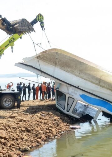 Madhya Pradesh tourism boat sailed despite yellow alert 6 still missing in Jabalpur accident तूफान का अलर्ट होने पर भी रवाना की गई क्रूज, पायलट और क्रू कूद गए; हादसे में अब भी 6 लापता, Madhya-pradesh Hindi News