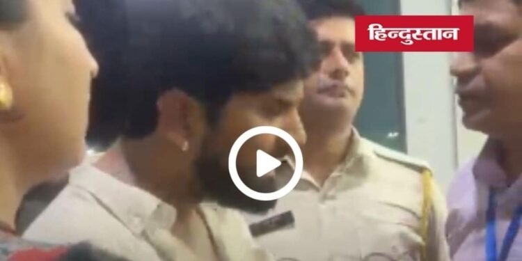 रीवा एयरपोर्ट पर बड़ी लापरवाही, 72 सीट की बुकिंग पर भेजा 48 सीटर विमान, यात्री रह गए परेशान