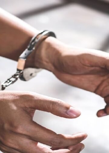 MP Mauganj Honeytrap Husband Wife arrested for making obscene video and blackmailing MP के मऊगंज में हनी ट्रैप का जाल, अश्लील वीडियो बनाकर ब्लैकमेल करने वाले पति पत्नी गिरफ्तार, Madhya-pradesh Hindi News