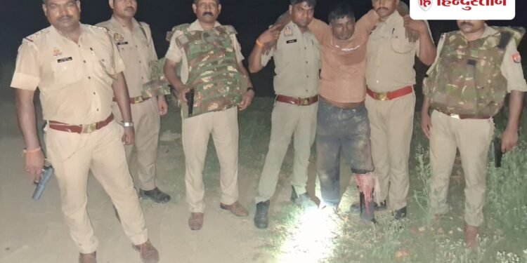 UP Deoria Criminal Arrested in Police Half Encounter accused of stealing in Liquor shops देवरिया में आधी रात तड़तड़ाई गोलियां, हाफ एनकाउंटर कर शातिर के पैर में गोली मार किया गिरफ्तार, Uttar-pradesh Hindi News