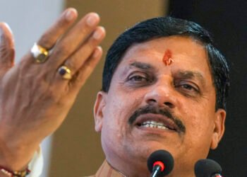mp cm mohan yadav says jitu patwari tapori lal and dhaporshankh हां हम हैं अभिनंदन लाल; तुम टपोरी लाल, ढपोरशंख, जीतू पटवारी पर यूं बरसे मोहन यादव- VIDEO, Madhya-pradesh Hindi News