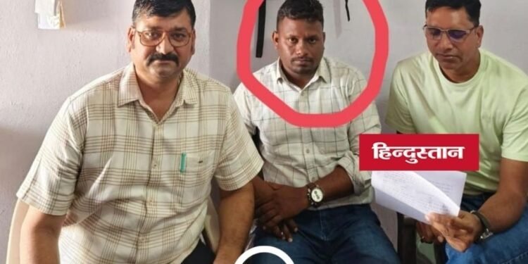 गोटेगांव में नामांतरण के बदले 10 हजार की मांग, 5 हजार लेते पटवारी लोकायुक्त के जाल में फंसा