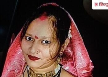 Mother killed in celebratory firing during her son birth ceremony family hides body in freezer gwalior crime MP : बेटे की छठी पर हर्ष फायरिंग में मां की मौत, परिवार ने फ्रीजर में छुपाई लाश; पति-देवर फरार, Madhya-pradesh Hindi News