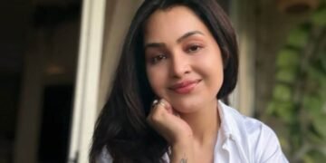 भीड़ में भी क्यों अकेले हैं लोग? टीवी स्टार शुभांगी अत्रे ने बताई वजह, सोशल मीडिया के ‘दिखावे’ की खोली पोल