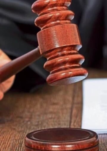 न्याय व्यवस्था को बंधक नहीं बनाने दे सकते, हाईकोर्ट ने 4 वकीलों को कोर्ट परिसर में जाने पर बैन किया, Uttar-pradesh Hindi News