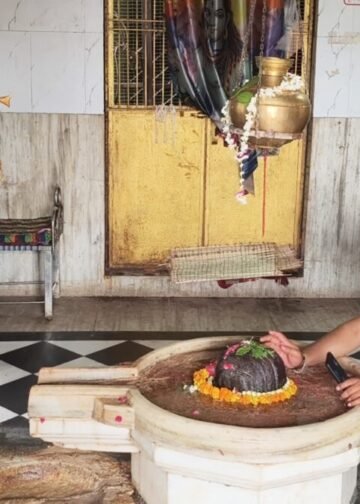 रामनगरी का ‘वो’ शिव मंदिर, जहां मत्था टेकने से भर जाती है सूनी गोद! स्वयं राजा दशरथ ने किया था अभिषेक