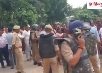 आंबेडकर मूर्ति हटाने पर बवाल, पथराव के बाद पुलिस का बल प्रयोग, डीएम-एसपी भी पहुंचे, Uttar-pradesh Hindi News