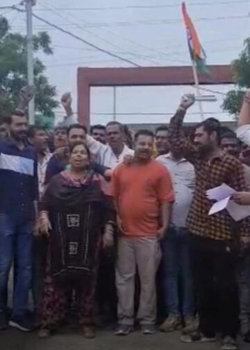 मंदसौर में फसल बीमा राशि को लेकर किसानों का प्रदर्शन, 50 से 200 रुपए प्रति बीघा मिलने का आरोप, मध्य प्रदेश वीडियो न्यूज