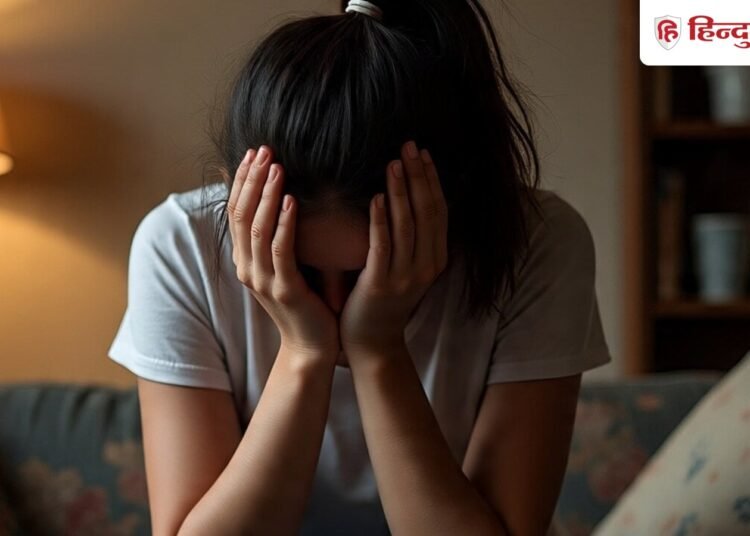 छात्राओं संग डिनर की चाह, करता था अश्लील बातें! यूनिवर्सिटी के HOD पर गिरी गाज, Sagar Hindi News