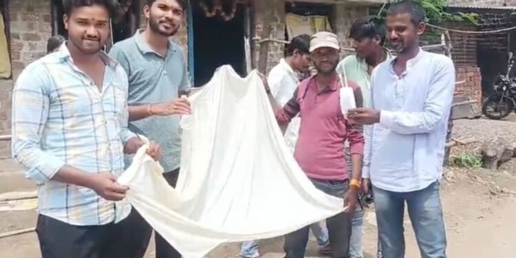 शाजापुर के तिंगजपुर गांव में खेत में गिरा मौसम विभाग का वेदर बैलून सेंसर, पुलिस ने सुरक्षित कब्जे में लिया, मध्य प्रदेश वीडियो न्यूज