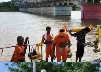 डिंडौरी से अमरकंटक के जलेश्वर धाम तक 100 किमी पैदल कांवड़ यात्रा पर निकले शिवभक्त, सावन सोमवार को करेंगे जलाभिषेक, मध्य प्रदेश वीडियो न्यूज