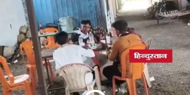 मंडला में शराब की कथित अवैध बिक्री से हड़कंप, गली-मोहल्लों तक शराब पहुंचने के आरोप, मध्य प्रदेश वीडियो न्यूज