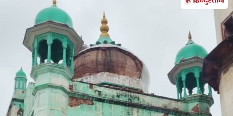 मथुरा में हादसा: नमाज के बाद टूटकर गिरा जामा मस्जिद का गुंबद, बारिश के बीच धमाके से दहला इलाका, Uttar-pradesh Hindi News